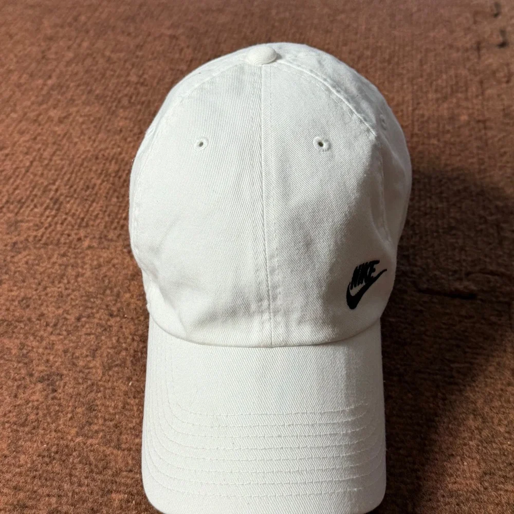 Nike Heritage86 Adjustable Hat White Cotton Twill Futura Logo Cap AO8662-101